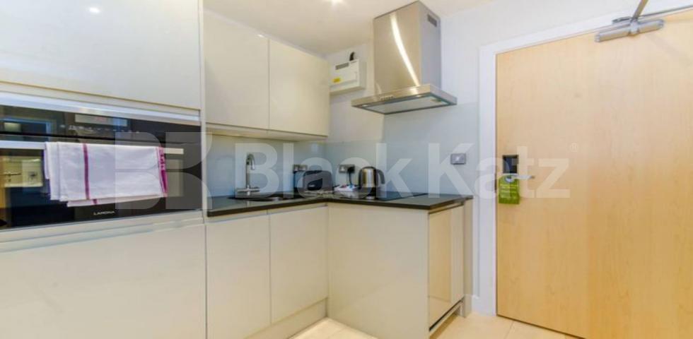 			VIRTUAL TOUR AVAILABLE!, Studio Apartment, 1 bath, 1 reception Studio			 CHAPEL MARKET N1, ANGEL